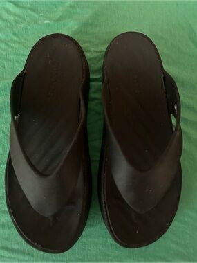 CROCS Black Women's Foam Flip Sandals